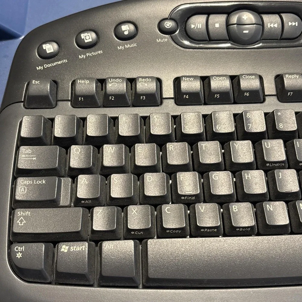 Microsoft Wireless Multimedia Keyboard 1.1 Model 1014 (Keyboard Only)